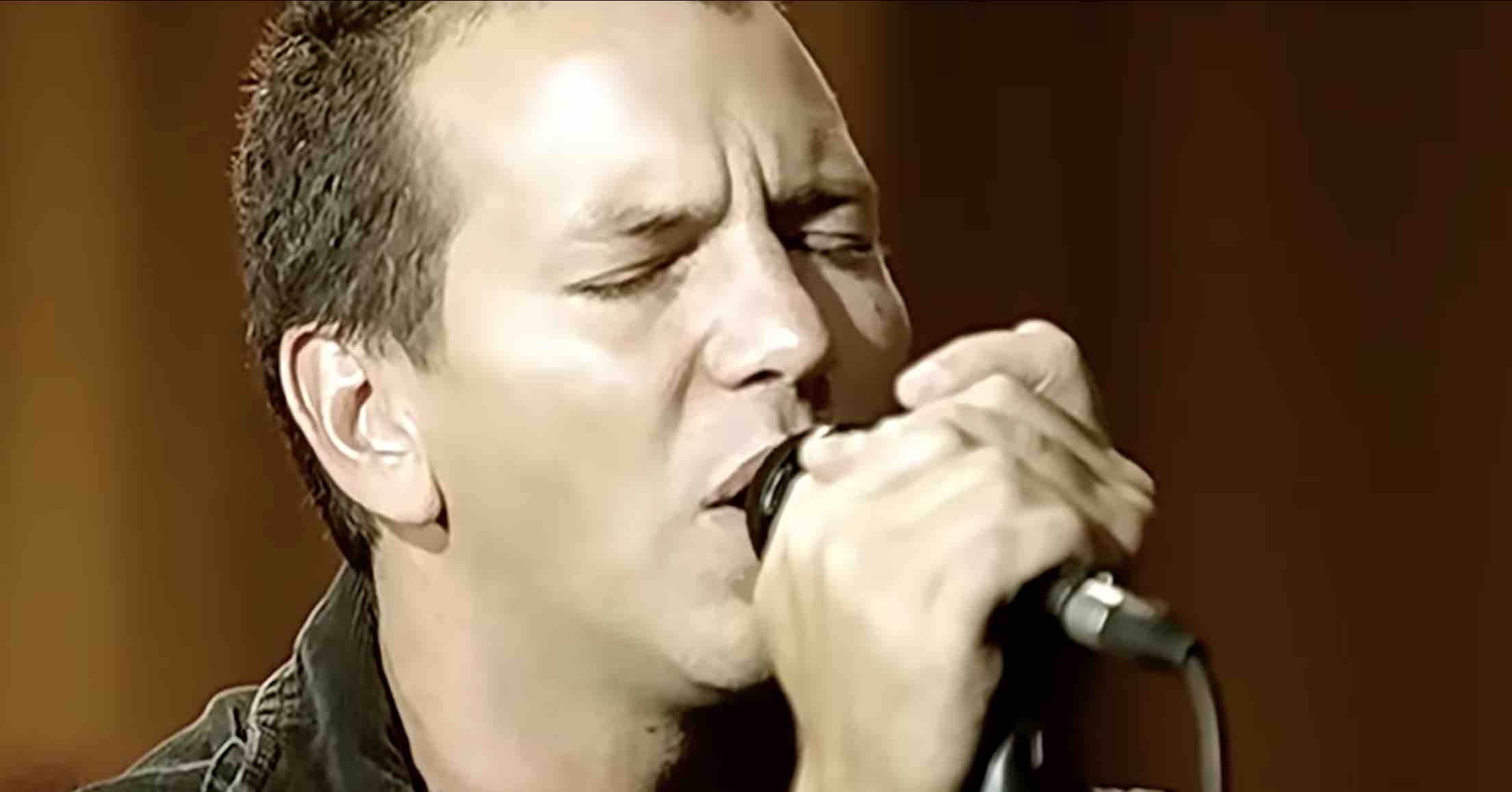 Eddie Vedder Attends Hockey Game In Photos - Desperate Times